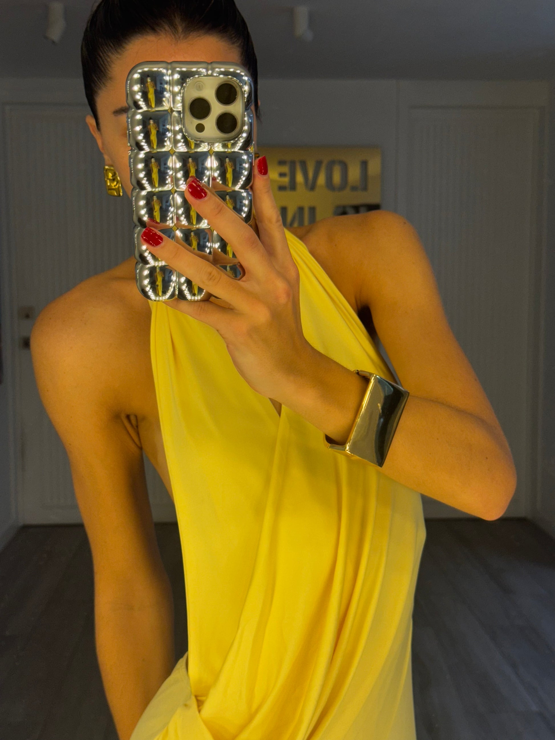 The “Tamara” Backless