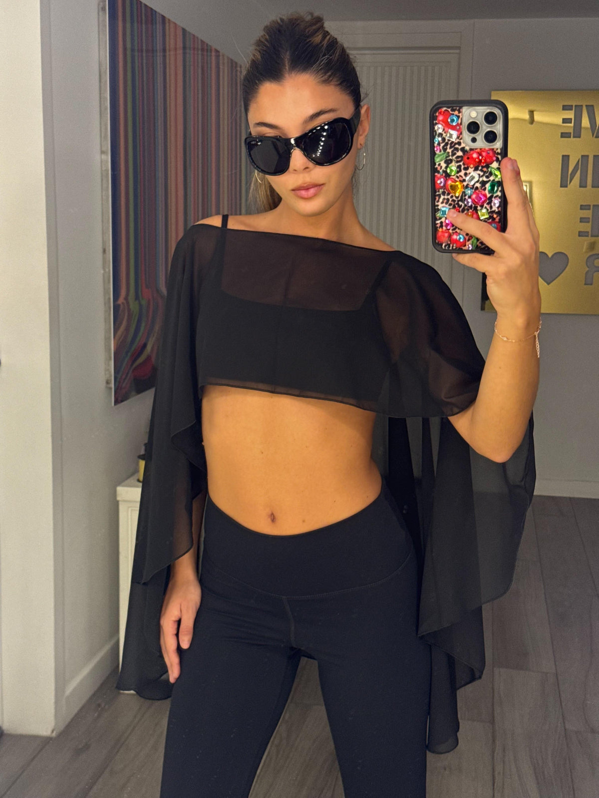 MINI BLACK CAPE