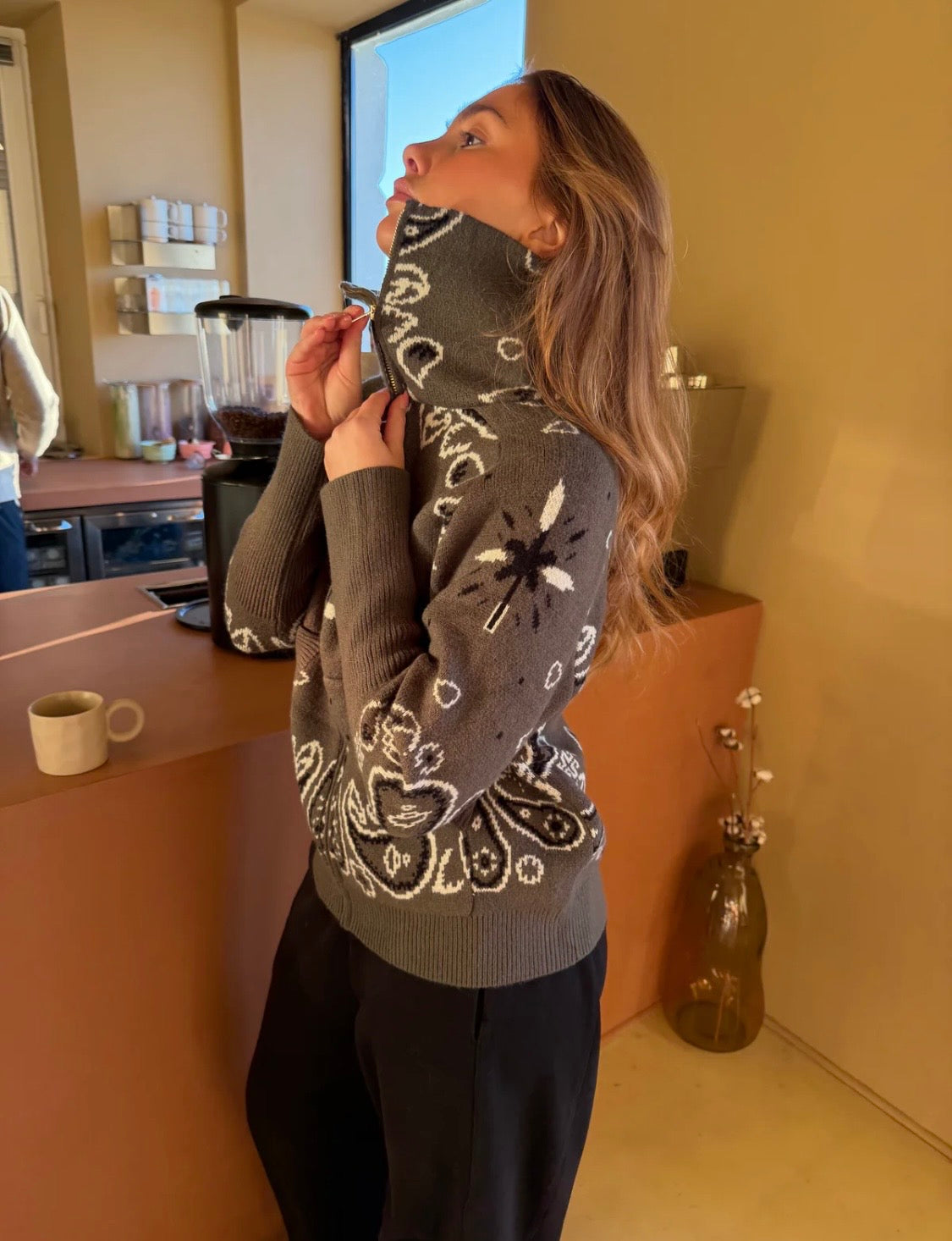 The “Kujten” Zip Up in Grey