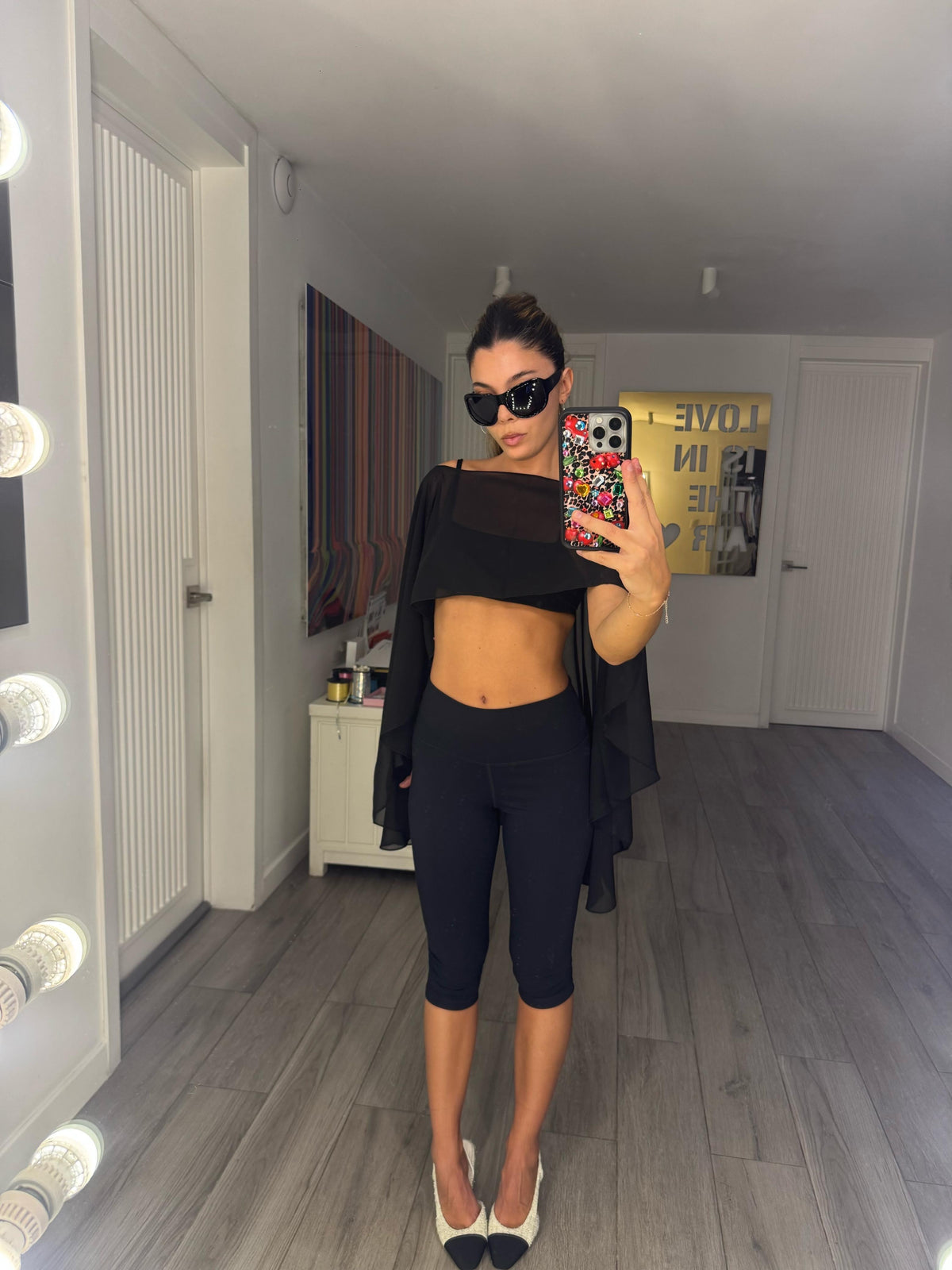 MINI BLACK CAPE