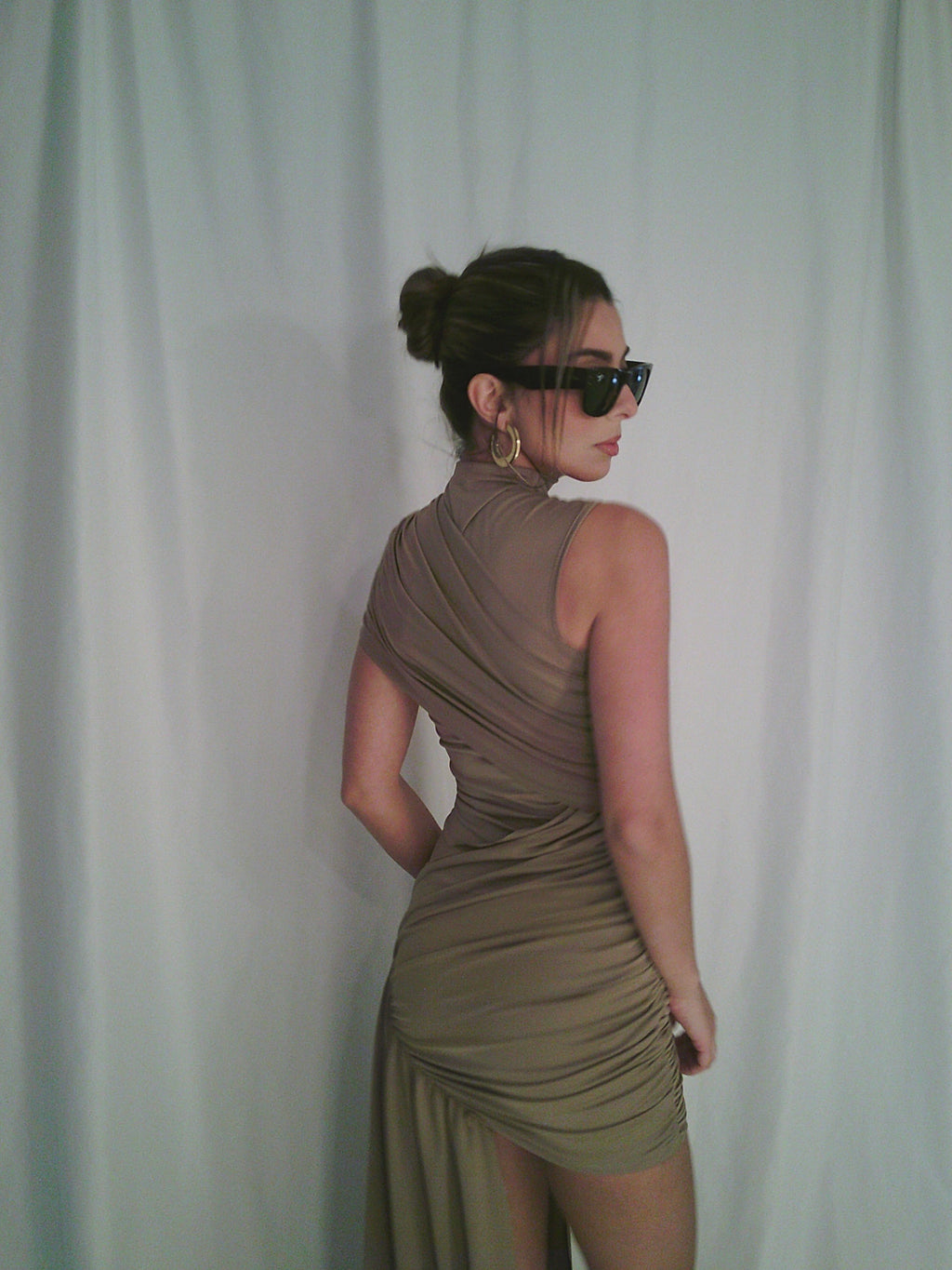 “De la Vali” in Dark Beige