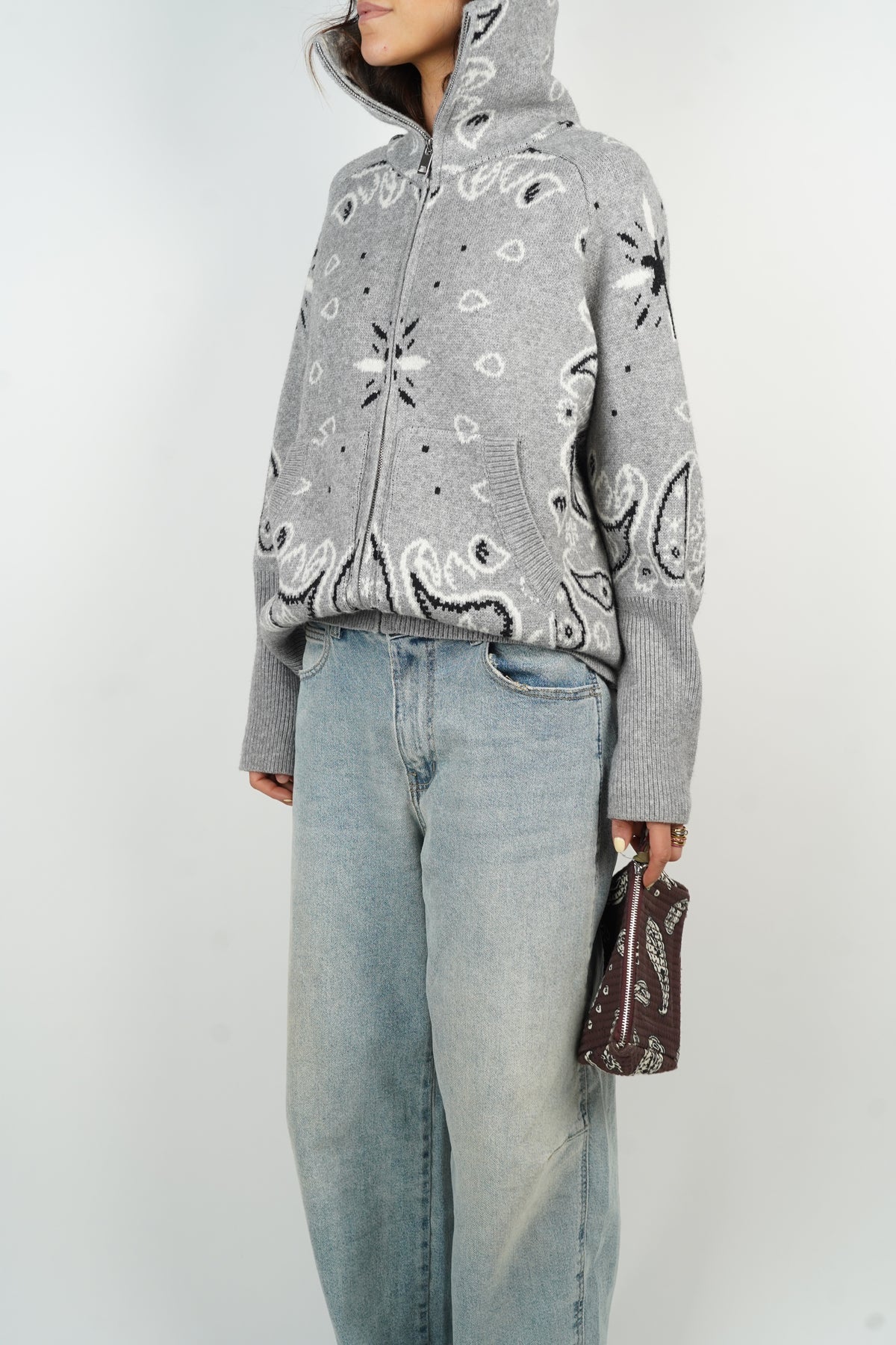 LIGHT GRAY ZIP UP