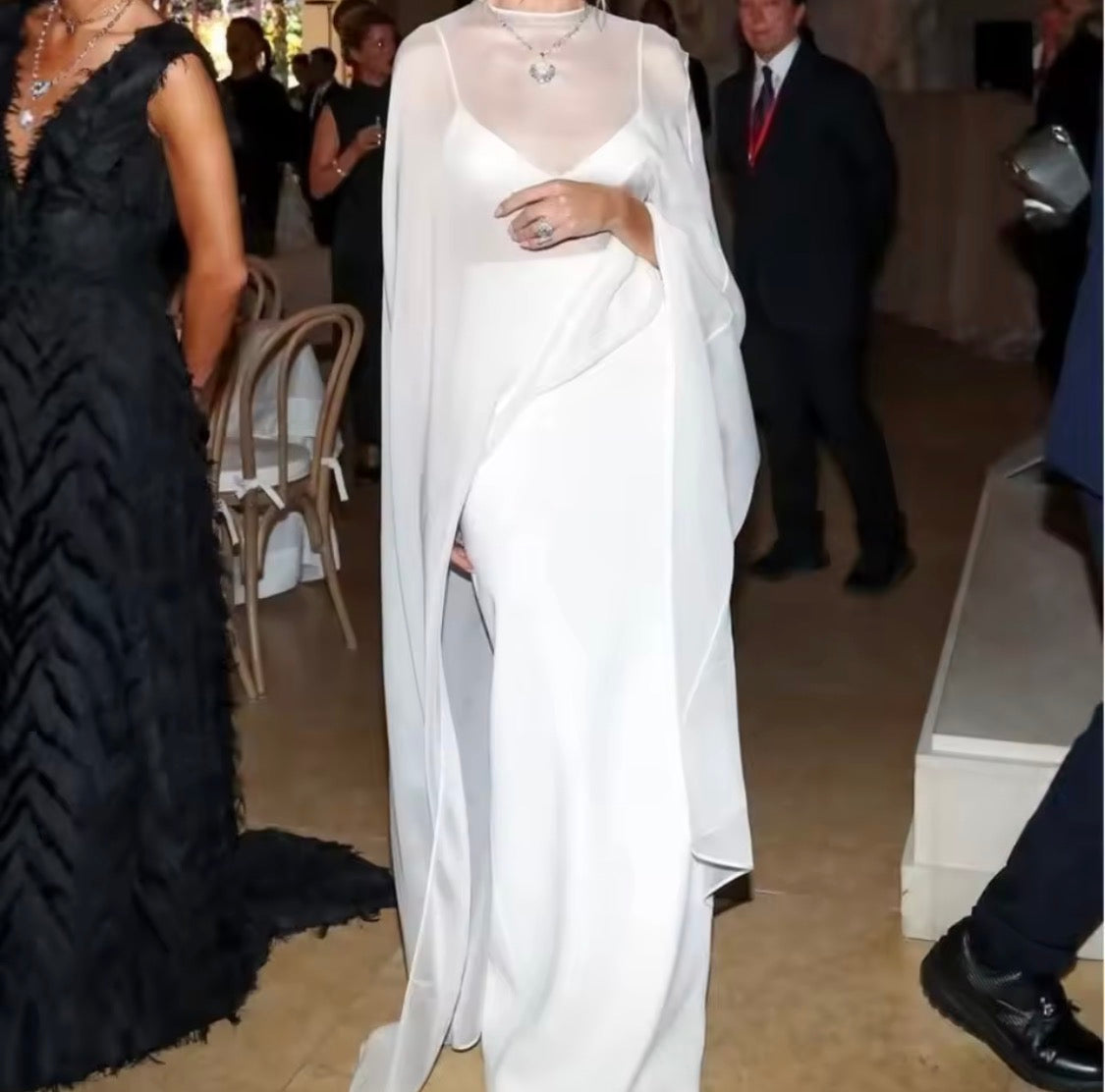 WHITE CAPE