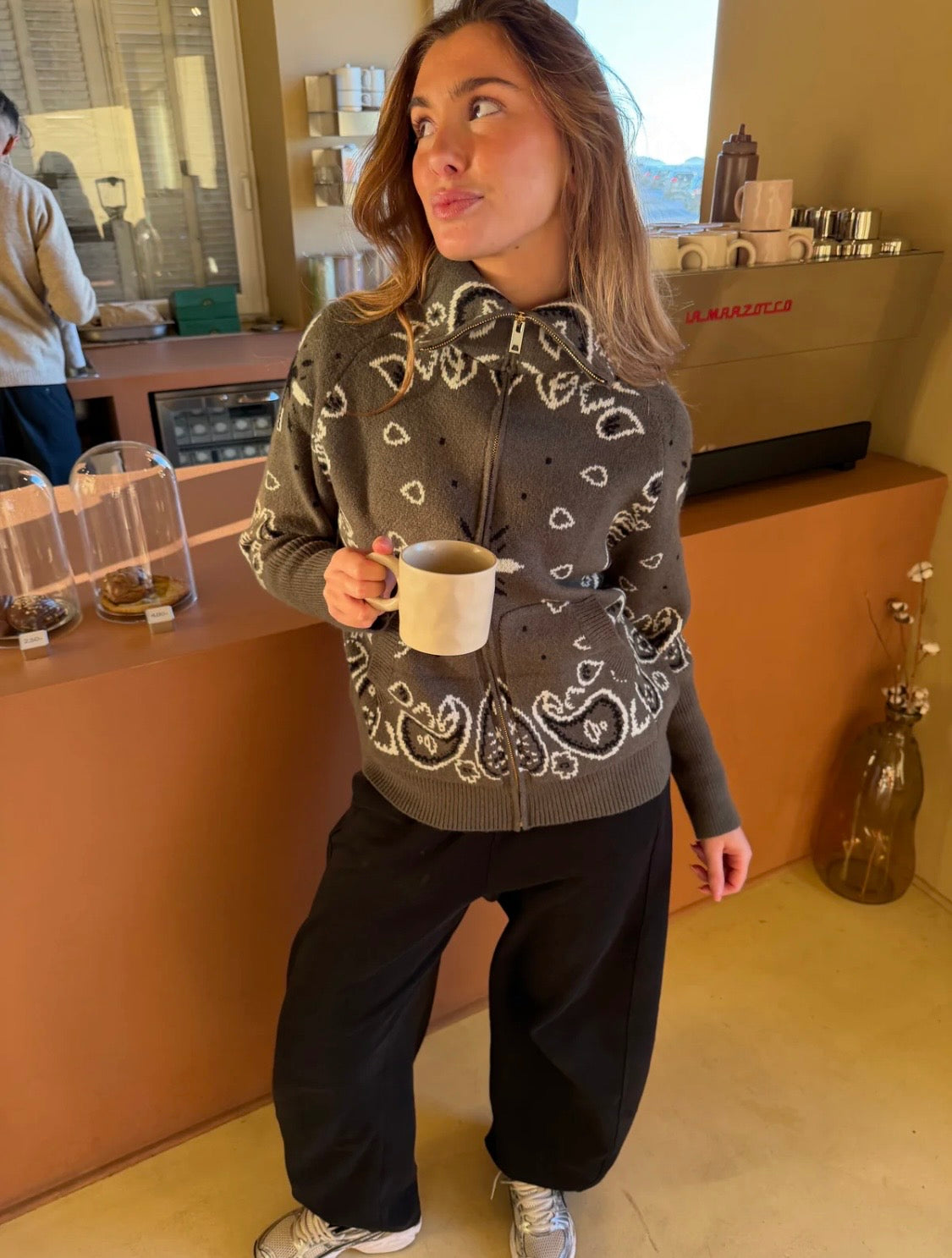 The “Kujten” Zip Up in Grey