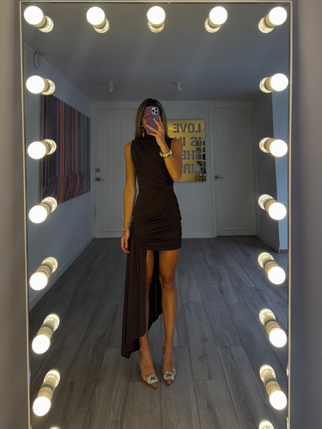 “De la Vali” in  Brown