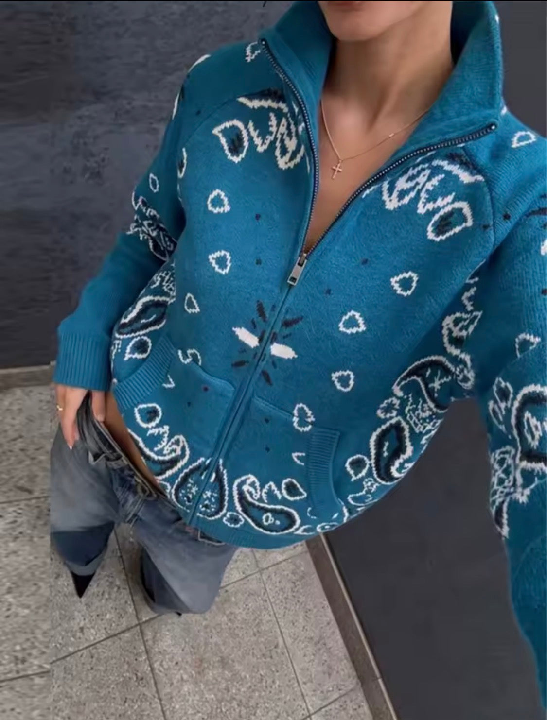 TURQUOISE ZIP UP