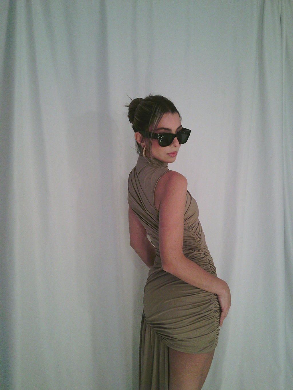 “De la Vali” in Dark Beige