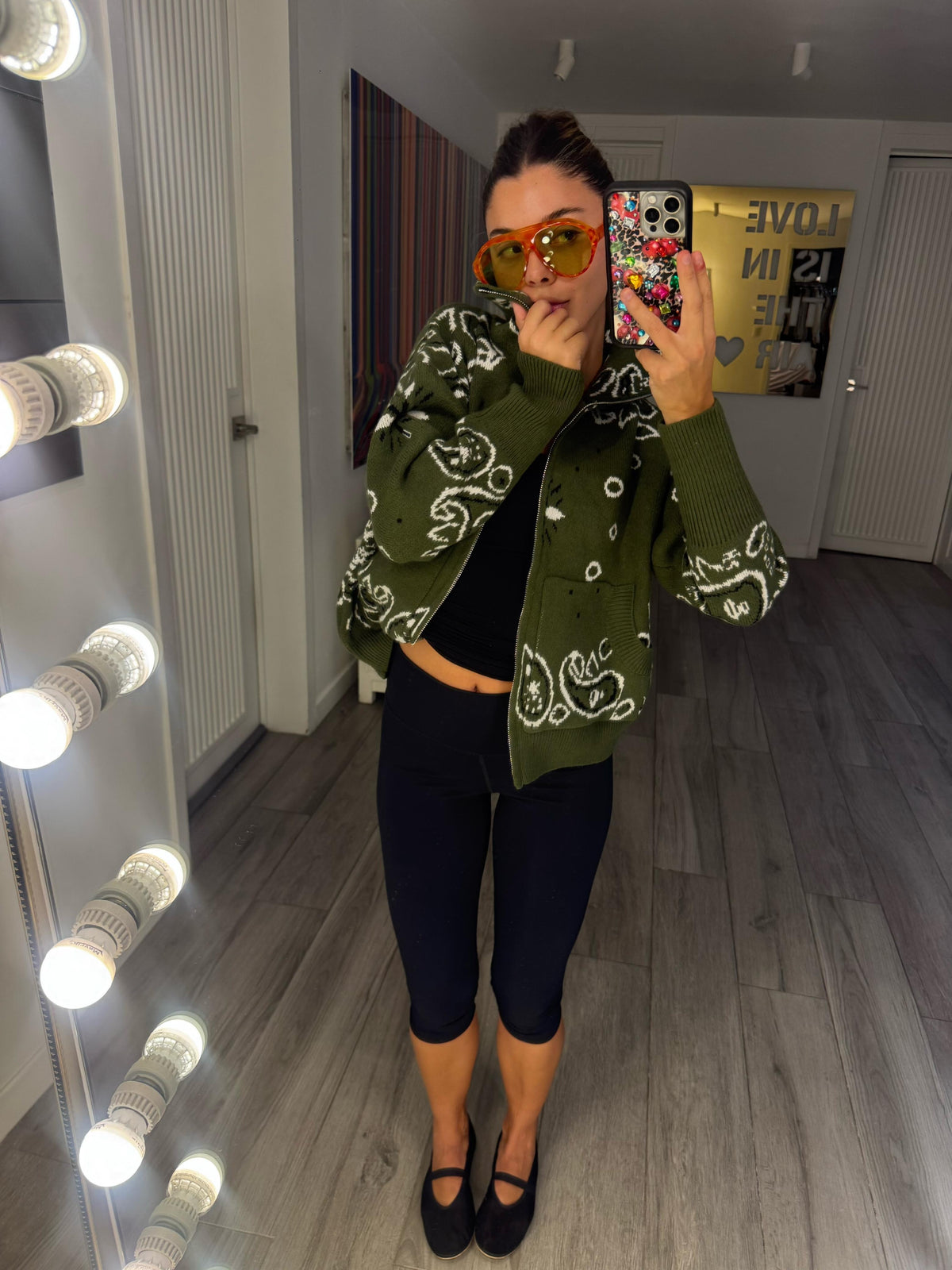 GREEN ZIP UP