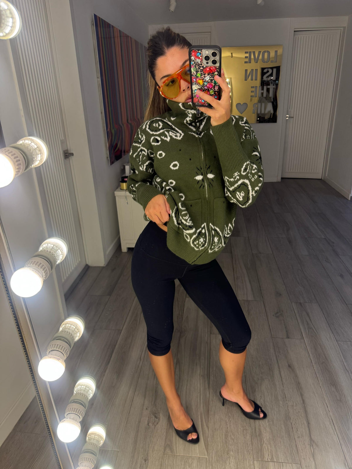 GREEN ZIP UP