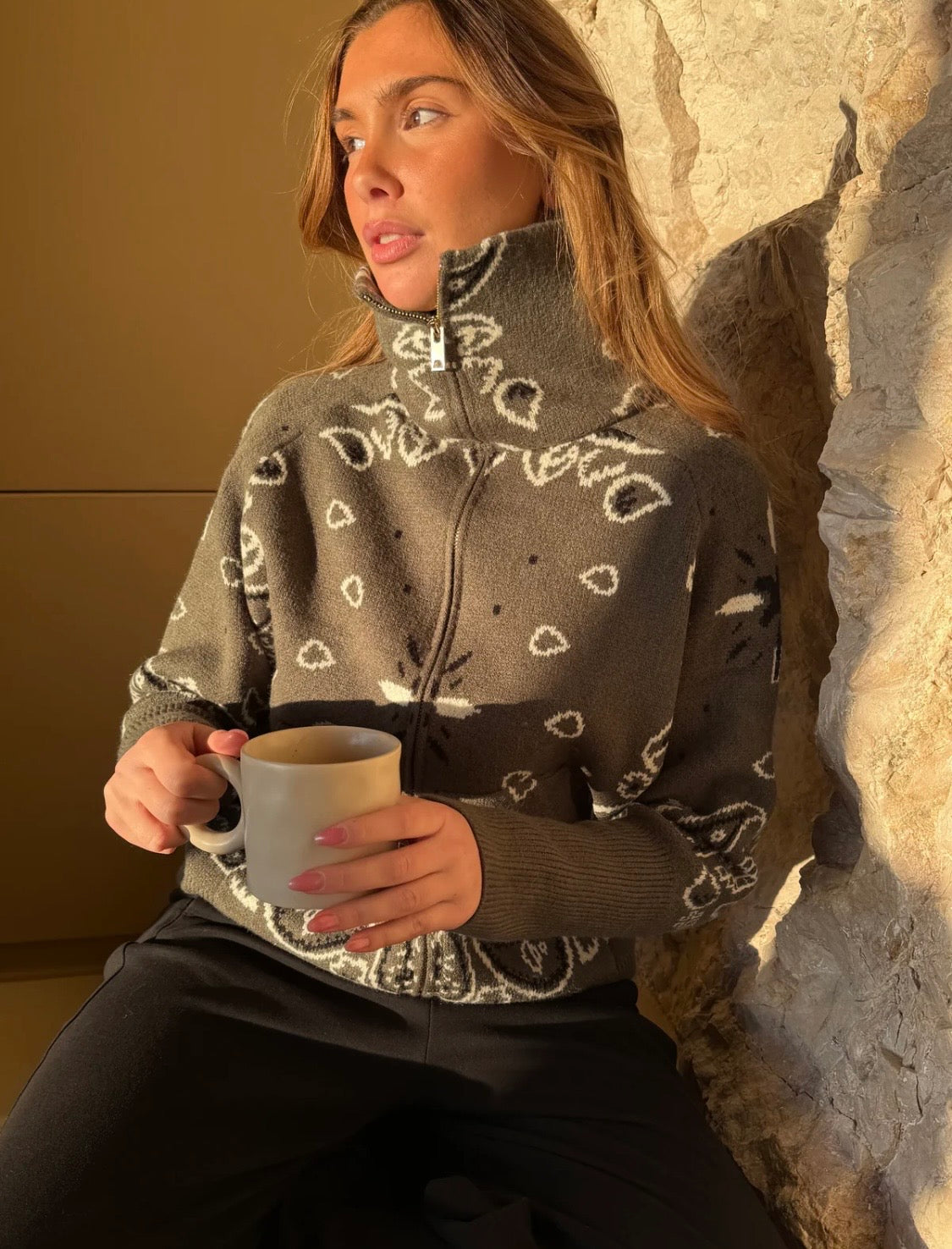 The “Kujten” Zip Up in Grey