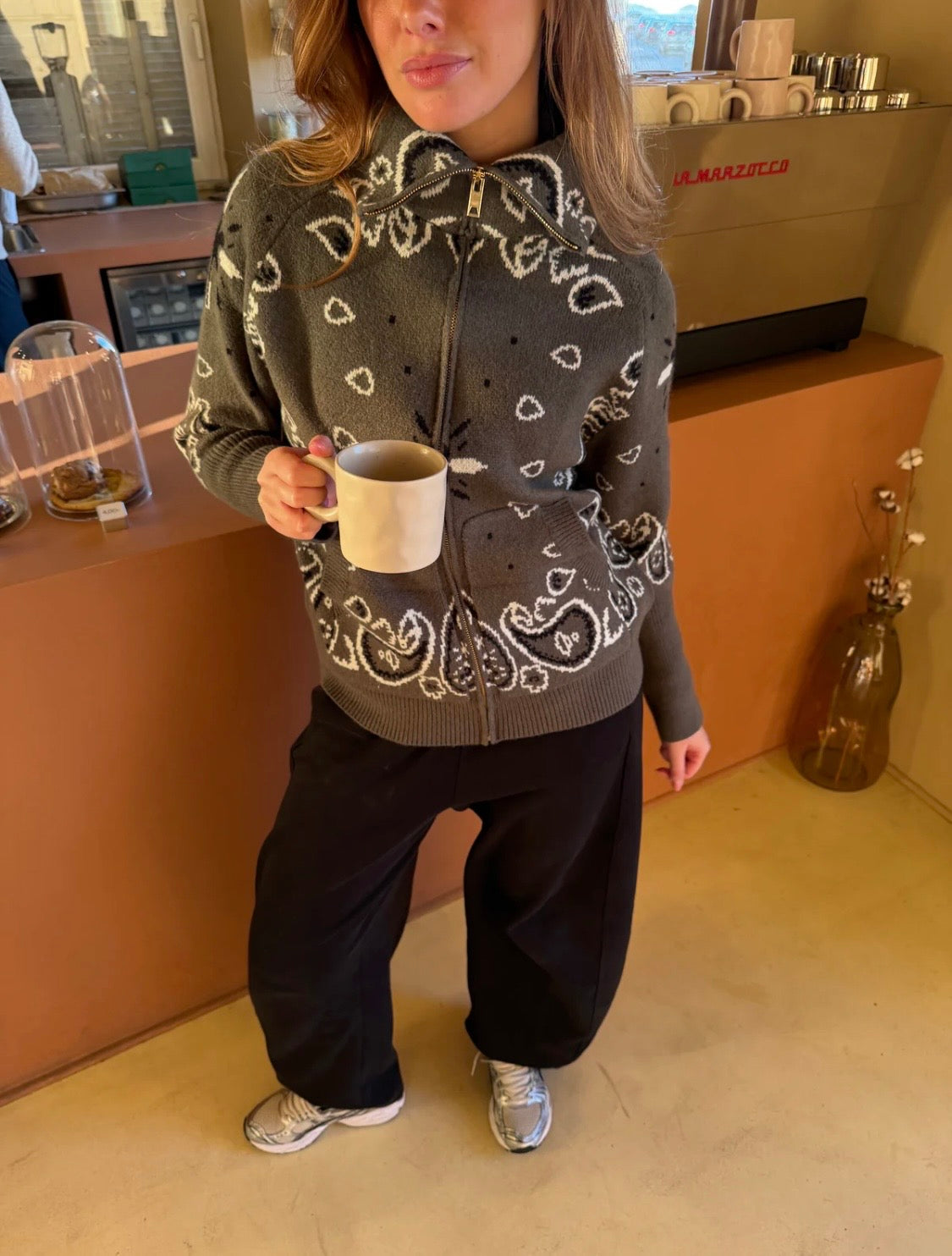 The “Kujten” Zip Up in Grey