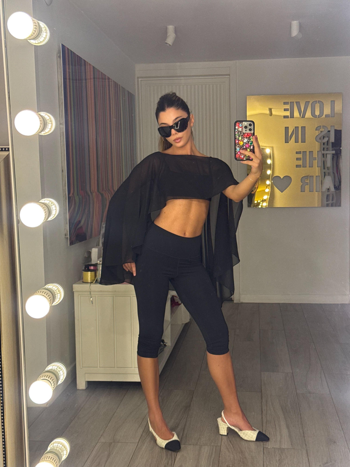 MINI BLACK CAPE