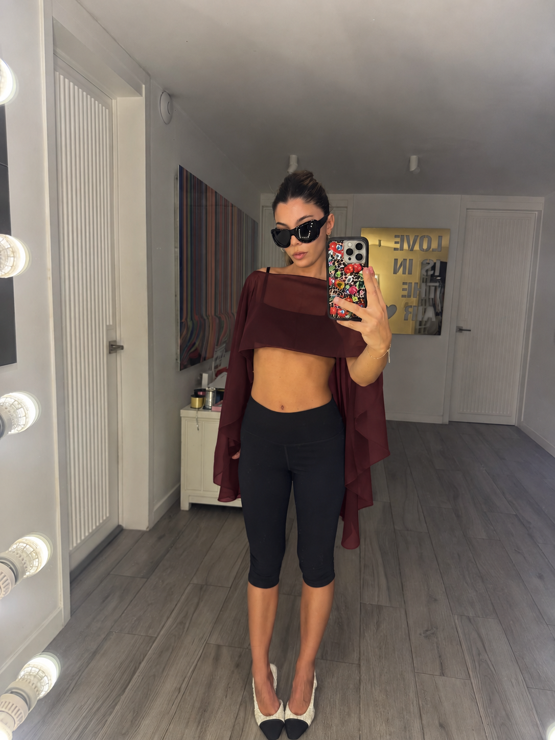 BURGUNDY SHORT CAPE
